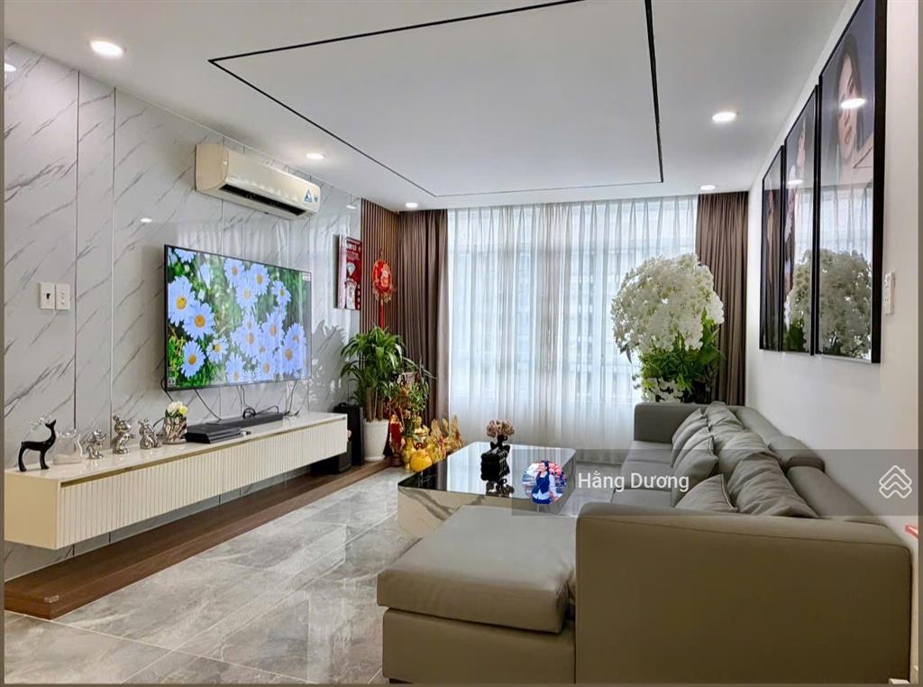 Bán nhanh căn hộ giai việt 3pn 150m2 sẵn decor siêu xinh vị trí đẹp sổ hồng vĩnh viễn có tttm
