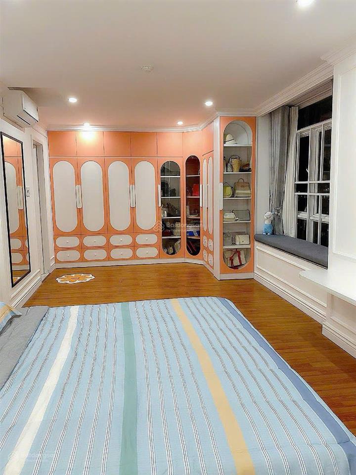 Bán nhanh căn hộ giai việt 3pn 150m2 sẵn decor siêu xinh vị trí đẹp sổ hồng vĩnh viễn có tttm