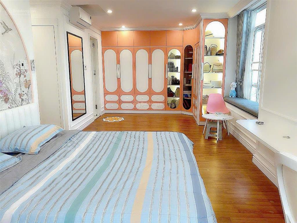 Bán nhanh căn hộ giai việt 3pn 150m2 sẵn decor siêu xinh vị trí đẹp sổ hồng vĩnh viễn có tttm