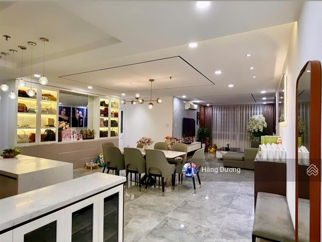 Bán nhanh căn hộ giai việt 3pn 150m2 sẵn decor siêu xinh vị trí đẹp sổ hồng vĩnh viễn có tttm