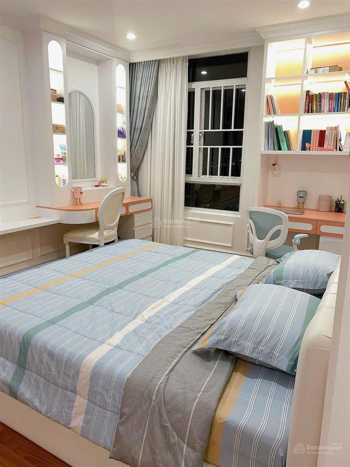 Bán nhanh căn hộ giai việt 3pn 150m2 sẵn decor siêu xinh vị trí đẹp sổ hồng vĩnh viễn có tttm