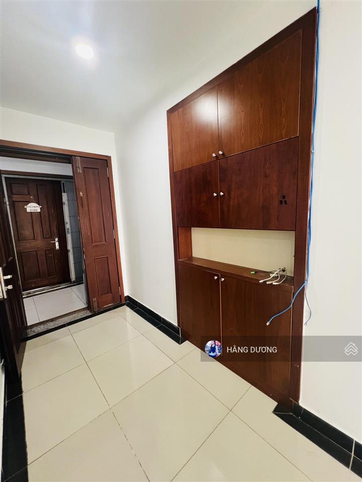 Căn hộ giai việt cần bán 3pn dt lớn 150m2 có sổ hồng. vị trí thuận tiện kết nối nhanh giá tốt