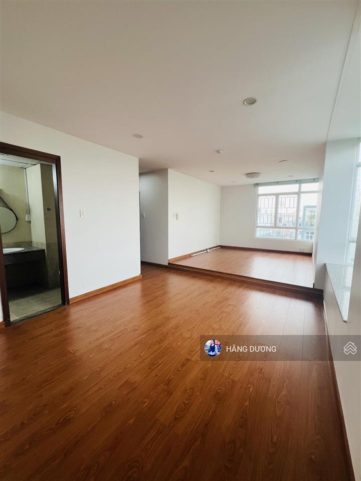 Căn hộ giai việt cần bán 3pn dt lớn 150m2 có sổ hồng. vị trí thuận tiện kết nối nhanh giá tốt