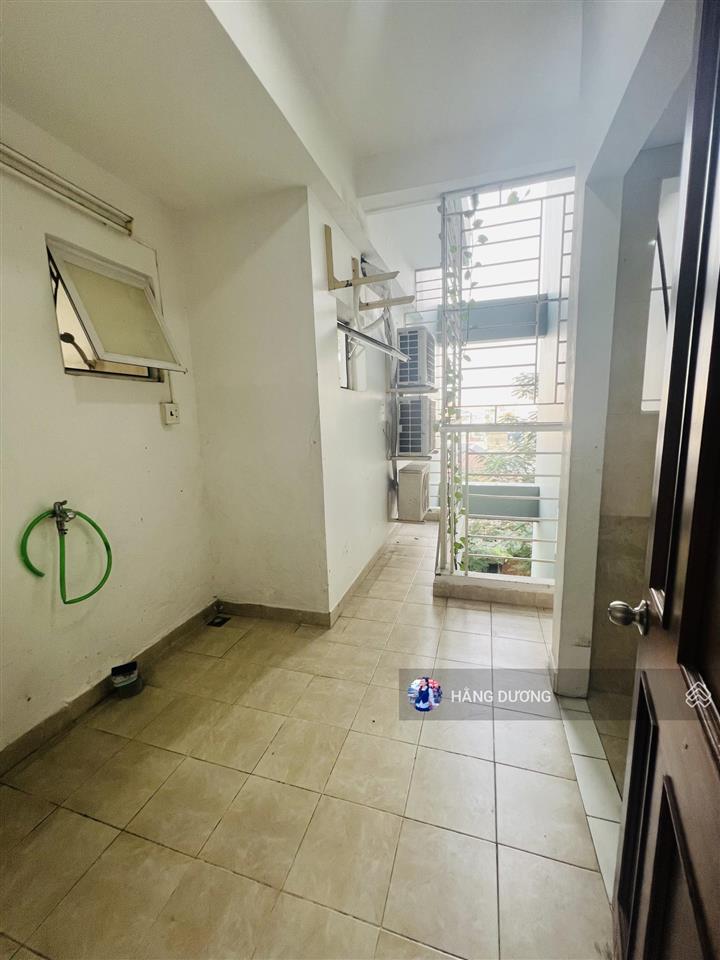 Căn hộ giai việt cần bán 3pn dt lớn 150m2 có sổ hồng. vị trí thuận tiện kết nối nhanh giá tốt