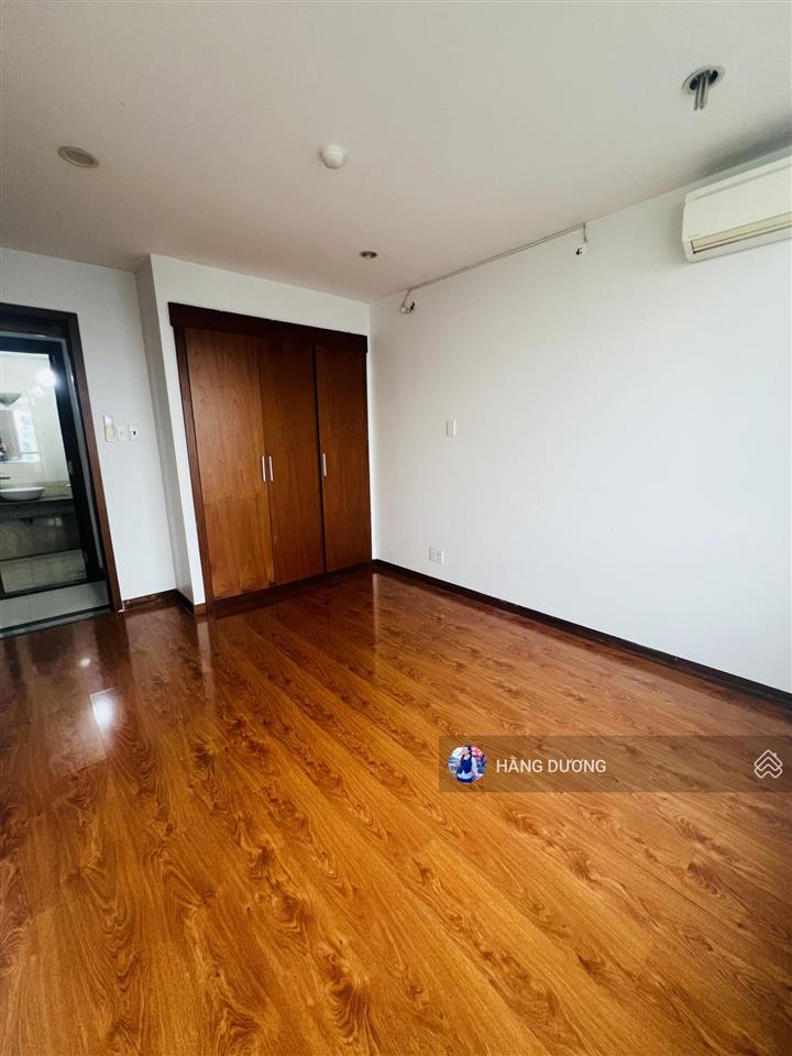 Căn hộ giai việt cần bán 3pn dt lớn 150m2 có sổ hồng. vị trí thuận tiện kết nối nhanh giá tốt