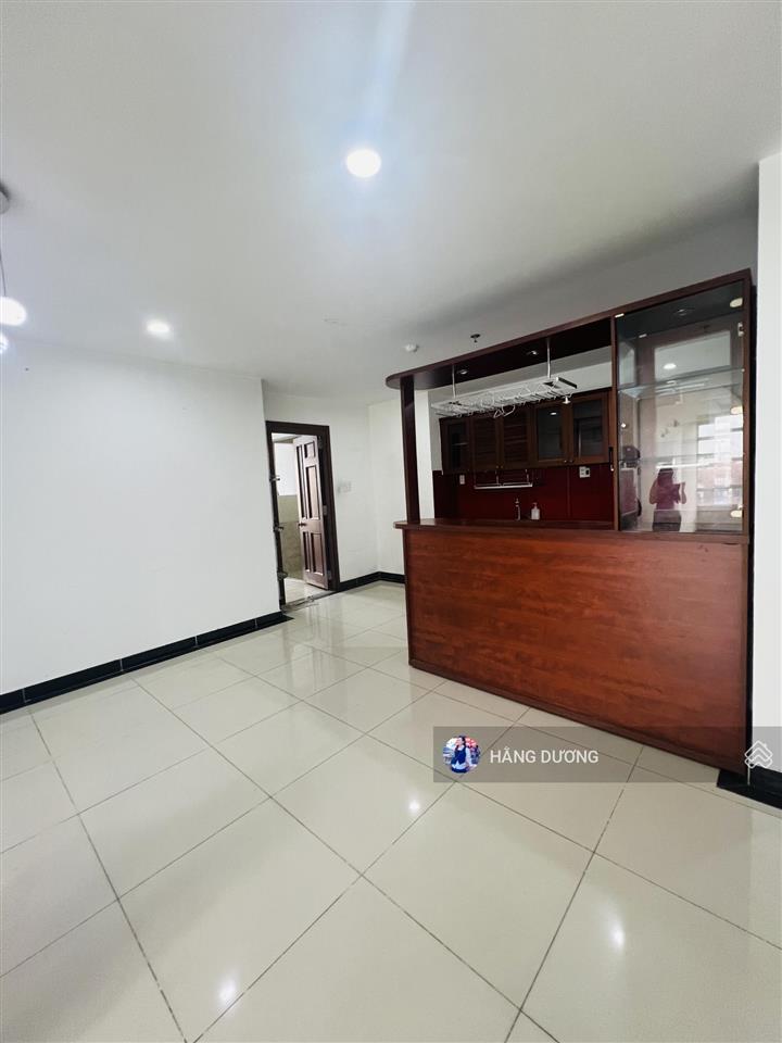 Căn hộ giai việt cần bán 3pn dt lớn 150m2 có sổ hồng. vị trí thuận tiện kết nối nhanh giá tốt