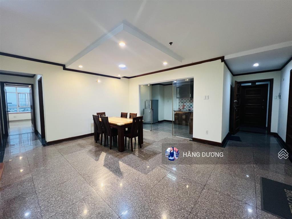 Bán căn hộ hoàng anh giai việt 3pn2wc 150m2 shr. nhà thoáng view xinh vị trí kết nối nhanh. có tttm