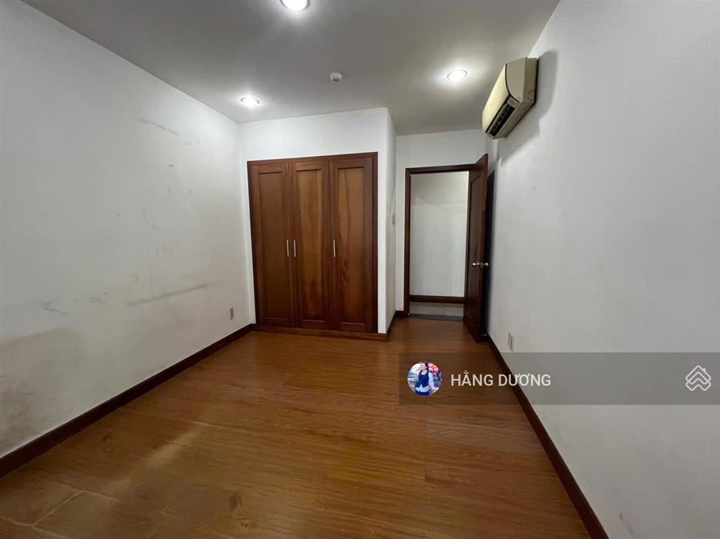 Bán căn hộ hoàng anh giai việt 3pn2wc 150m2 shr. nhà thoáng view xinh vị trí kết nối nhanh. có tttm