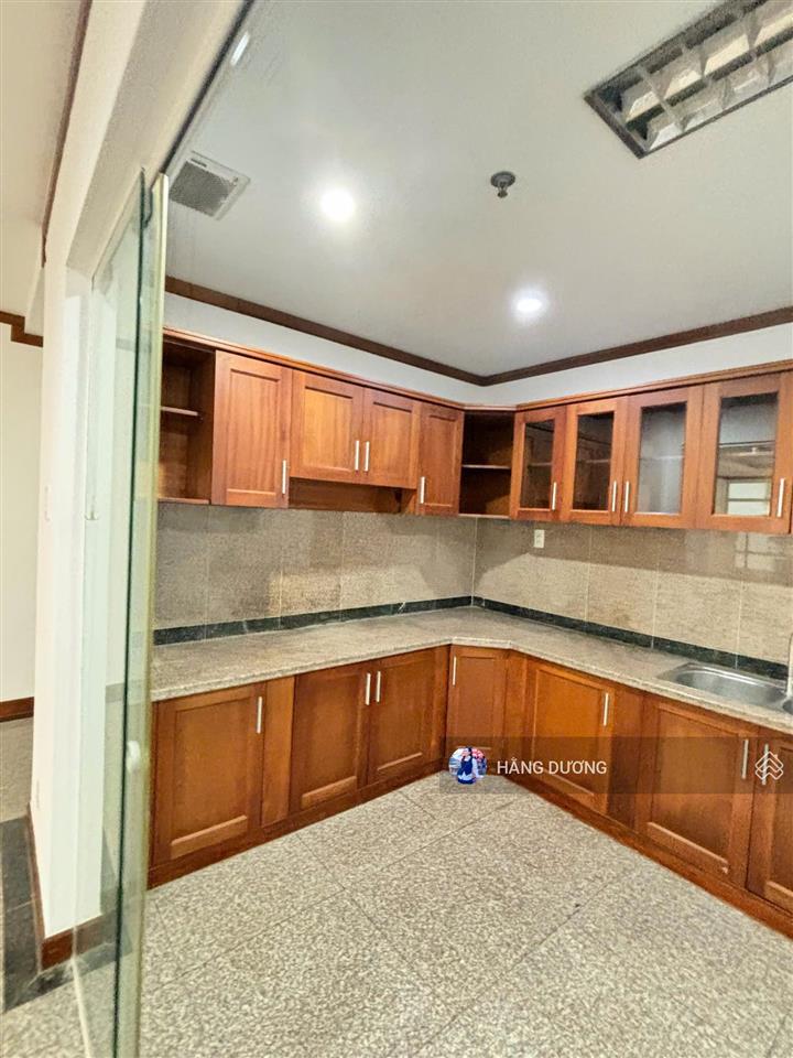 Bán căn hộ hoàng anh giai việt 3pn2wc 150m2 shr. nhà thoáng view xinh vị trí kết nối nhanh. có tttm