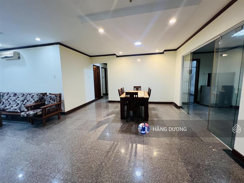 Bán căn hộ hoàng anh giai việt 3pn2wc 150m2 shr. nhà thoáng view xinh vị trí kết nối nhanh. có tttm