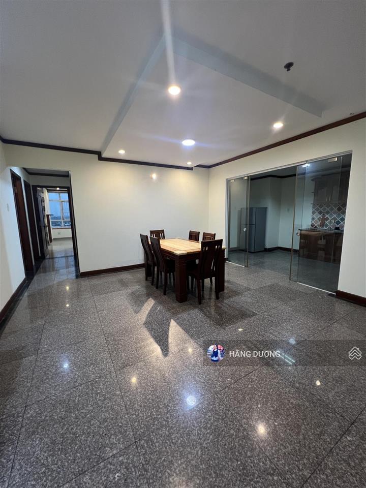 Bán căn hộ hoàng anh giai việt 3pn2wc 150m2 shr. nhà thoáng view xinh vị trí kết nối nhanh. có tttm