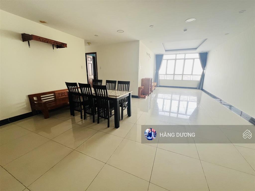 Cần bán gấp căn hộ giai việt 2pn 2wc 115m2  sổ hồng lâu dài  view nội khu, vị trí trung tâm p5 q8