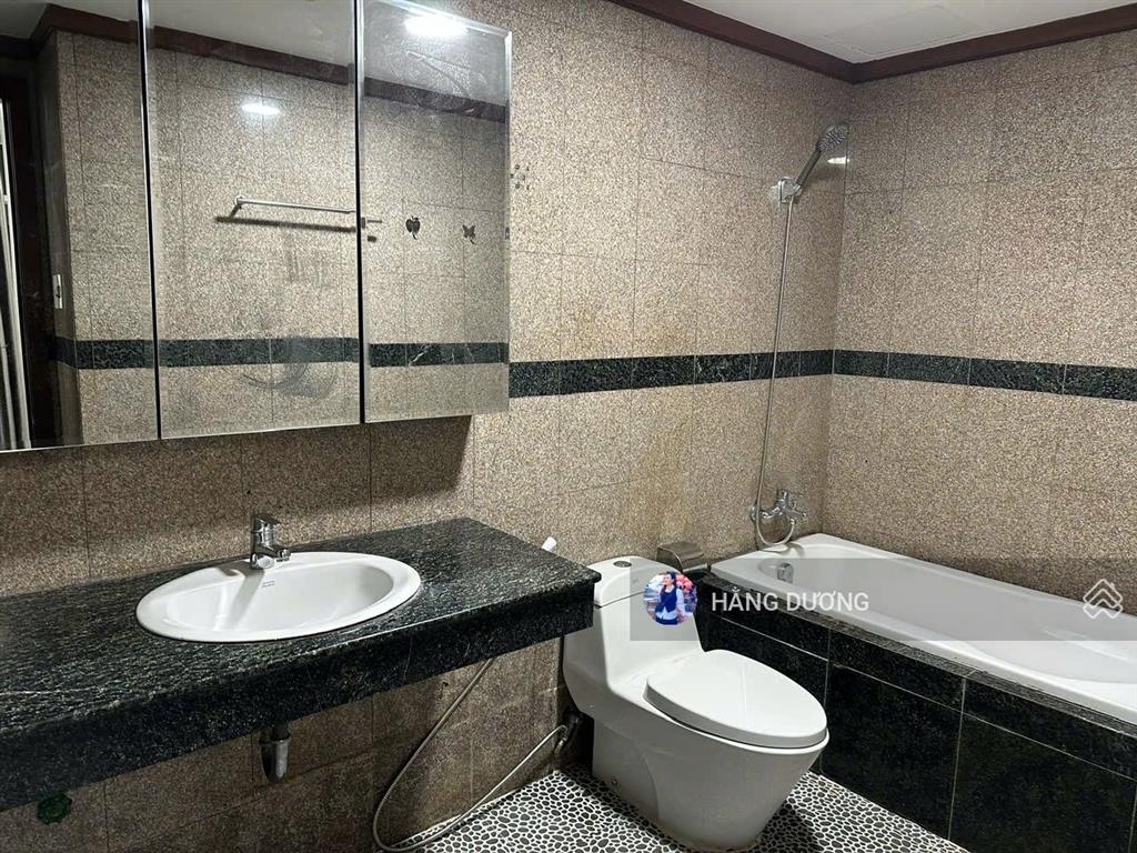 Bán căn hộ giai việt 2pn 2wc 115m2  sổ hồng  view nội khu hồ bơi hoặc view ngoại khu city  p5 q8