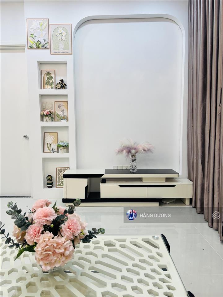 Cho thuê ngắn hạn hoặc dài hạn căn hộ tara 3pn 2wc 90m2  fullnội thất  nhà đẹp  vị trí trung tâm