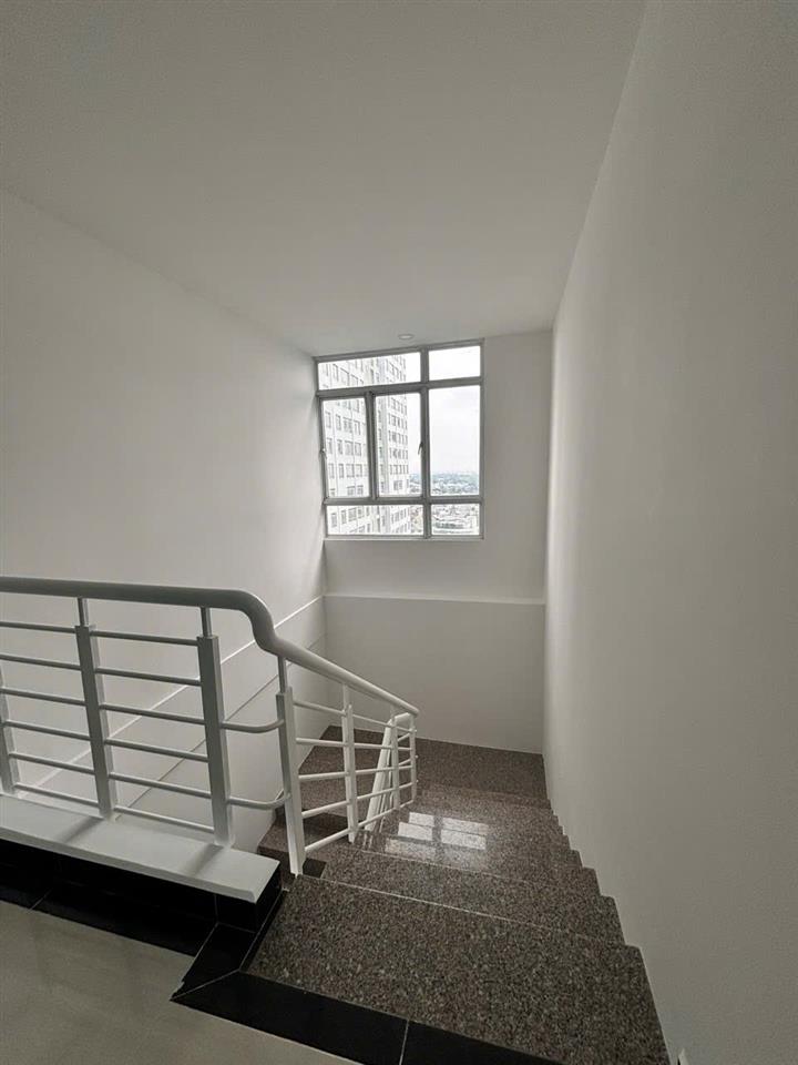 Cho thuê căn hộ duplex thông tầng cc giai việt. dt 230m2, tiện ích đầy đủ  kết nối nhanh trung tâm