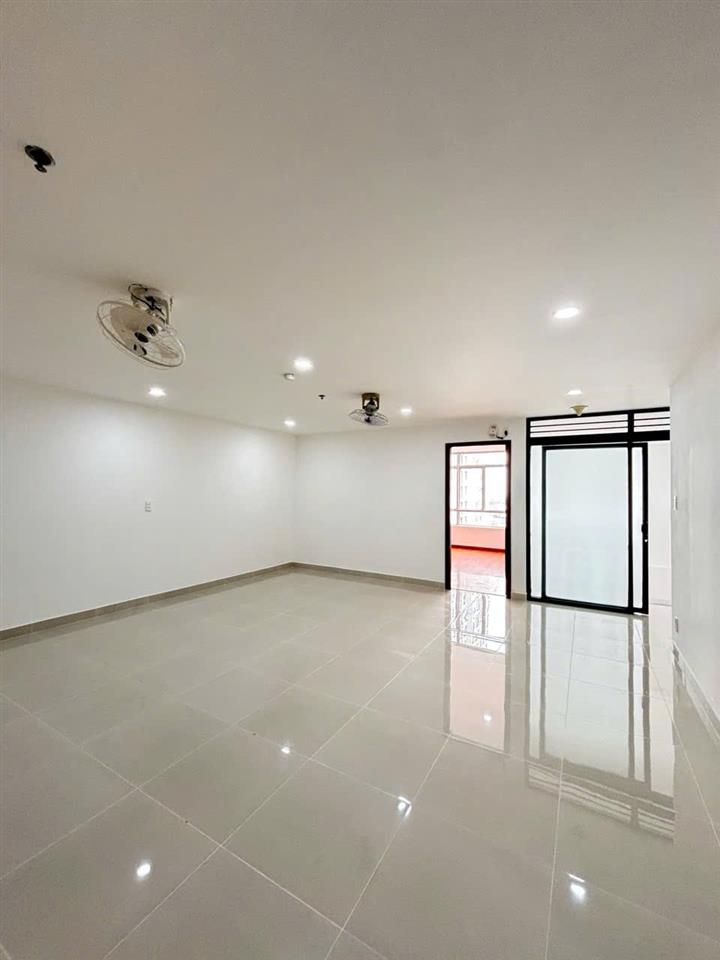 Cho thuê căn hộ duplex thông tầng cc giai việt. dt 230m2, tiện ích đầy đủ  kết nối nhanh trung tâm