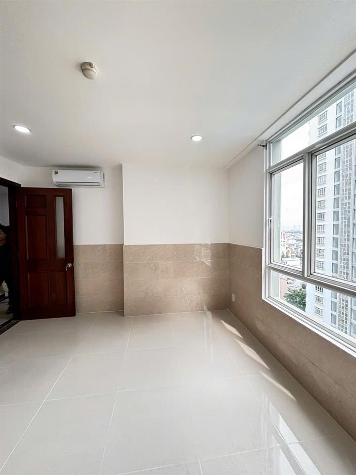 Cho thuê căn hộ duplex thông tầng cc giai việt. dt 230m2, tiện ích đầy đủ  kết nối nhanh trung tâm
