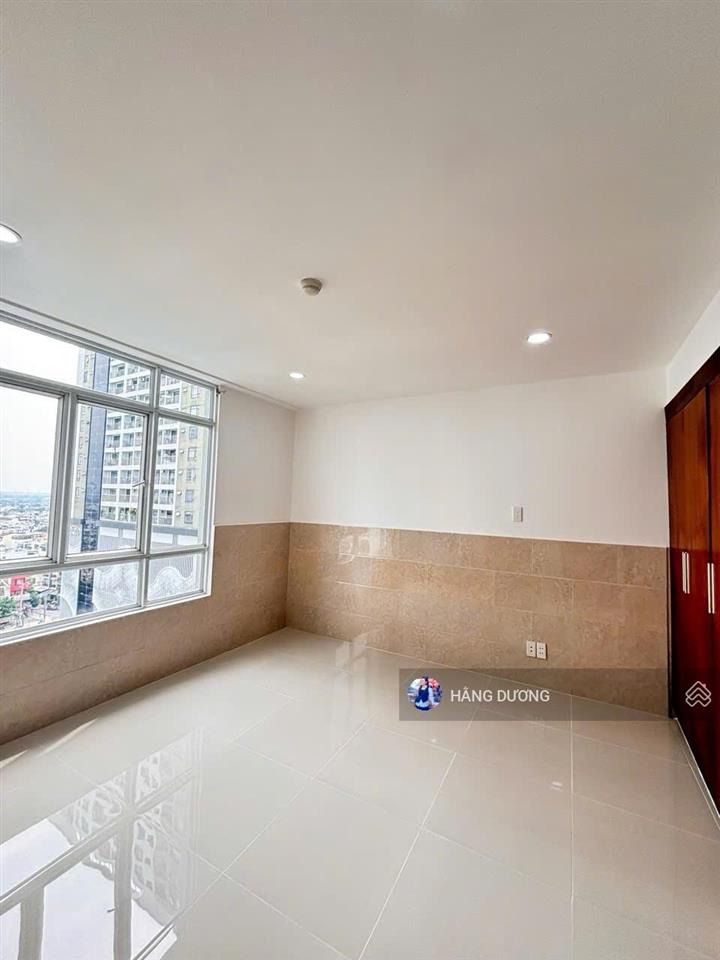 Cho thuê căn hộ duplex thông tầng cc giai việt. dt 230m2, tiện ích đầy đủ  kết nối nhanh trung tâm