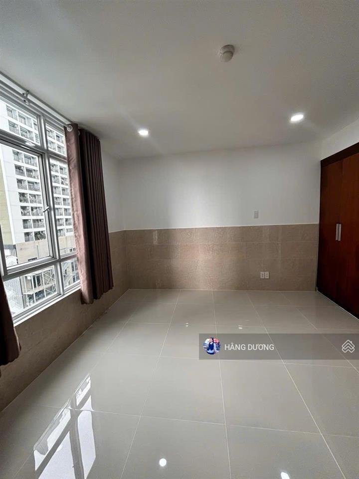 Cho thuê căn hộ duplex thông tầng cc giai việt. dt 230m2, tiện ích đầy đủ  kết nối nhanh trung tâm