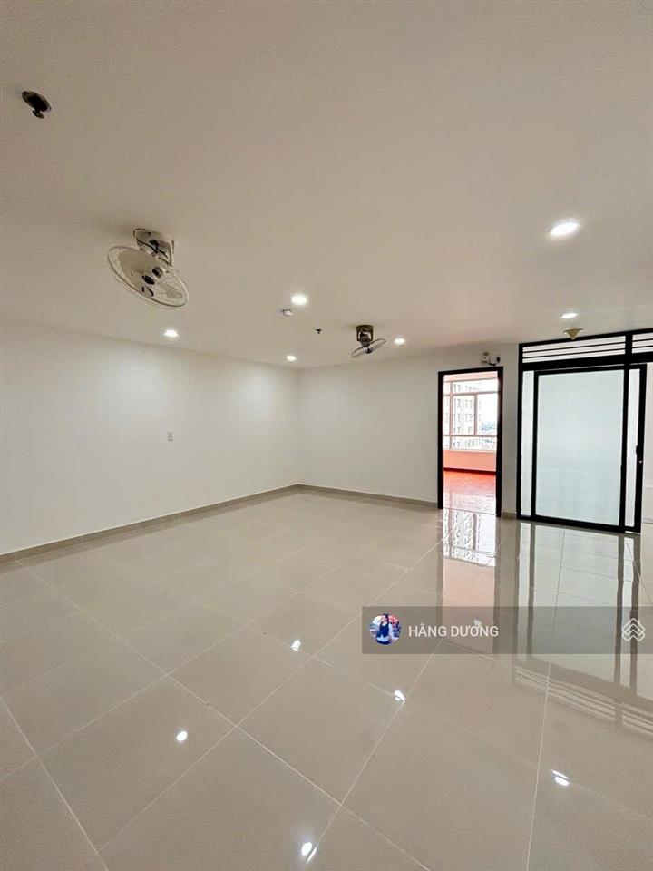 Cho thuê căn hộ duplex thông tầng cc giai việt. dt 230m2, tiện ích đầy đủ  kết nối nhanh trung tâm