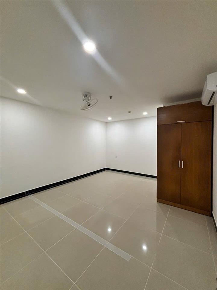 Cho thuê căn hộ duplex thông tầng cc giai việt. dt 230m2, tiện ích đầy đủ  kết nối nhanh trung tâm