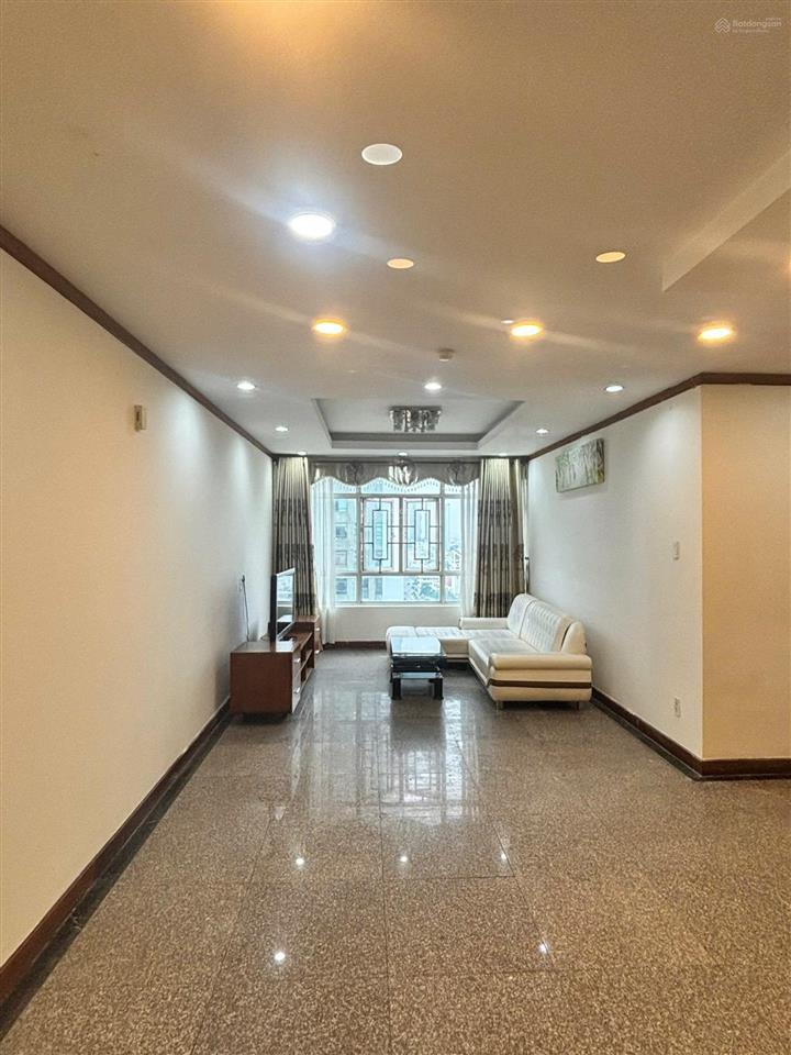 Cho thuê căn hộ giai việt 3pn3wc 150m2 nhận nhà ở ngay nhà đẹp view mát. giá tốt chỉ từ 15 triệu/th