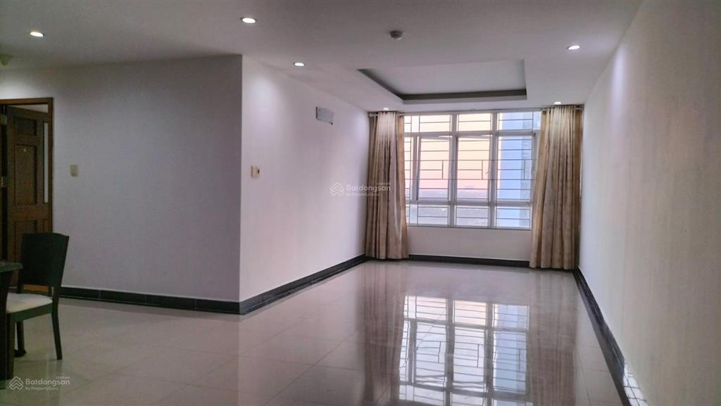 Cho thuê căn hộ giai việt 3pn3wc 150m2 nhận nhà ở ngay nhà đẹp view mát. giá tốt chỉ từ 15 triệu/th