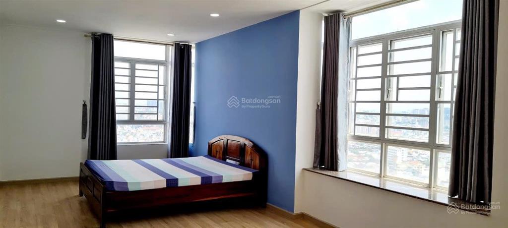Cho thuê căn hộ giai việt 2pn 2wc dt 115m2 nhà trống giá 12tr có tttm thuận tiện  mt tạ quang bửu