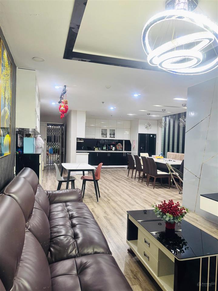 Cho thuê căn hộ giai việt 2pn 2wc dt 115m2 nhà trống giá 12tr có tttm thuận tiện  mt tạ quang bửu