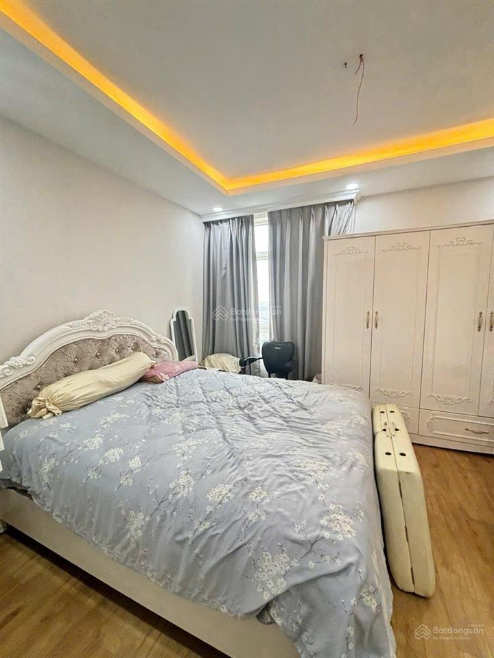 Căn hộ giai việt cần bán. 3pn 2wc 150m2 nhà đẹp view thoáng mát  có sổ hồng  vị trí trung tâm