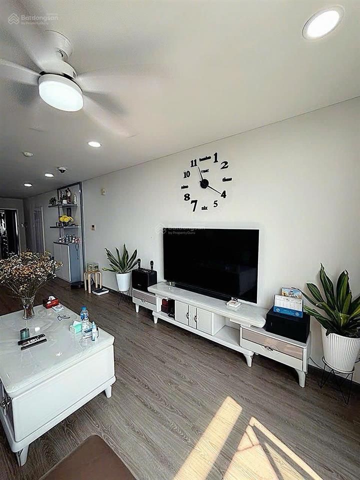 Căn hộ giai việt cần bán. 3pn 2wc 150m2 nhà đẹp view thoáng mát  có sổ hồng  vị trí trung tâm