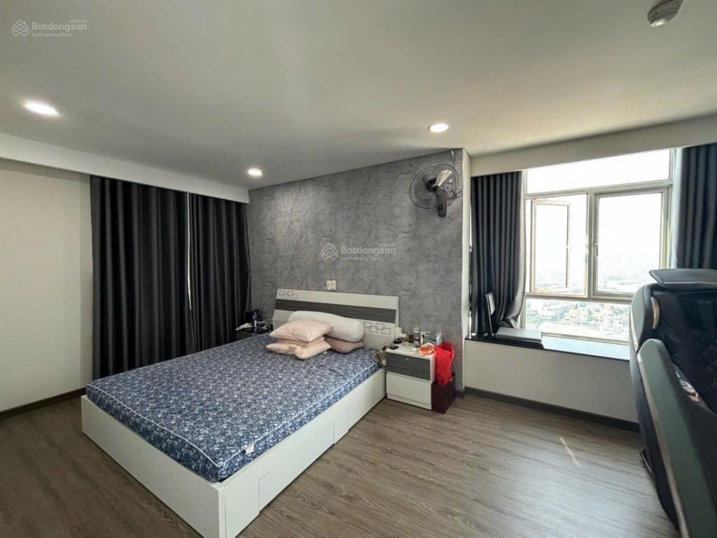 Căn hộ giai việt cần bán. 3pn 2wc 150m2 nhà đẹp view thoáng mát  có sổ hồng  vị trí trung tâm