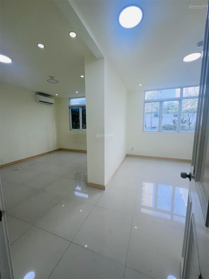 Bán căn hộ góc giai việt thuộc tầng trệt, view mặt nội khu siêu hiếm, thuận tiện có thể kinh doanh