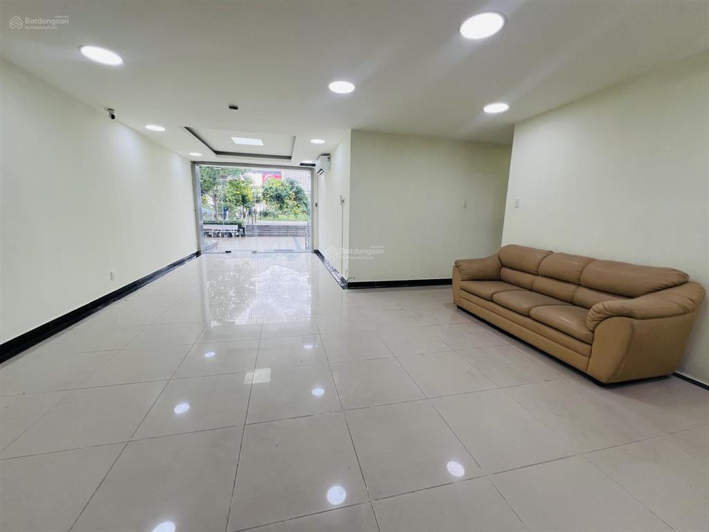 Bán căn hộ góc giai việt thuộc tầng trệt, view mặt nội khu siêu hiếm, thuận tiện có thể kinh doanh