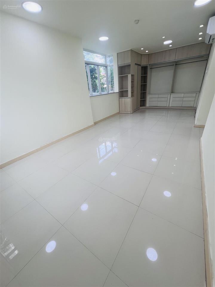 Bán căn hộ góc giai việt thuộc tầng trệt, view mặt nội khu siêu hiếm, thuận tiện có thể kinh doanh
