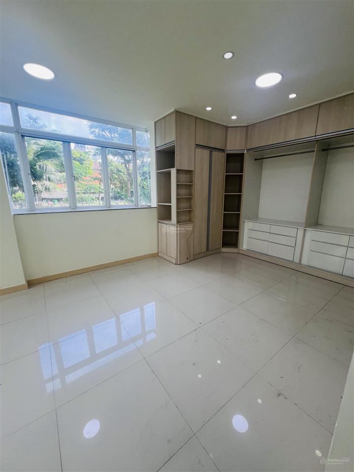 Bán căn hộ góc giai việt thuộc tầng trệt, view mặt nội khu siêu hiếm, thuận tiện có thể kinh doanh