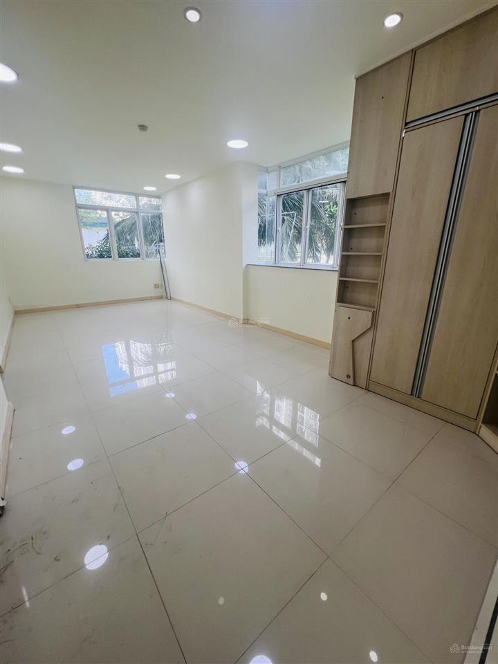 Bán căn hộ góc giai việt thuộc tầng trệt, view mặt nội khu siêu hiếm, thuận tiện có thể kinh doanh