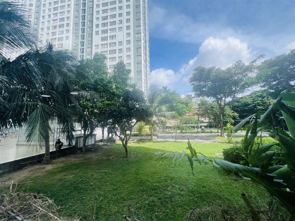 Bán căn hộ góc giai việt thuộc tầng trệt, view mặt nội khu siêu hiếm, thuận tiện có thể kinh doanh