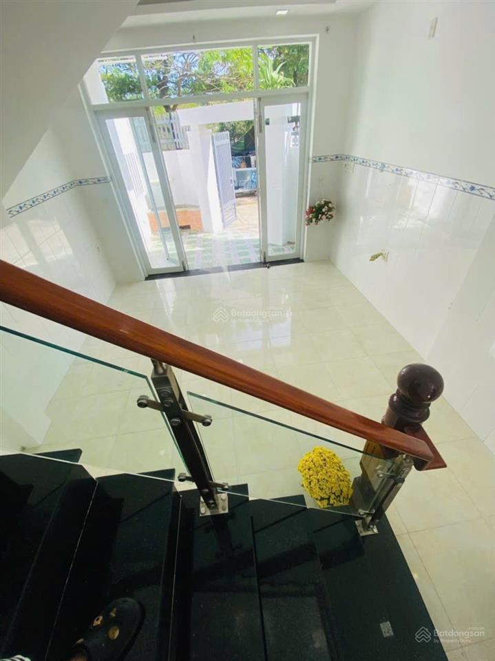 Bán căn góc mặt tiền tái định cư đất lành 2 tầng chỉ 3,8 tỷ bao sổ