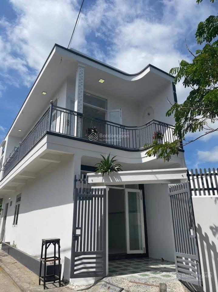 Bán căn góc mặt tiền tái định cư đất lành 2 tầng chỉ 3,8 tỷ bao sổ