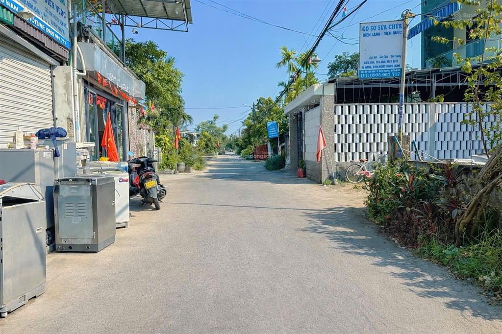 Lên lô đất 180m2 full đất ở đường bê tông 5m. gần fpt và biển. khu dân cư sầm uất trục kinh doanh