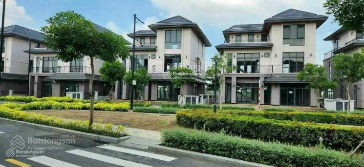 Biệt thự đơn lập 250m căn góc gs nhà bè 3 mặt tiền, ngay cạnh clubhouse.  0909 209 *** thảo