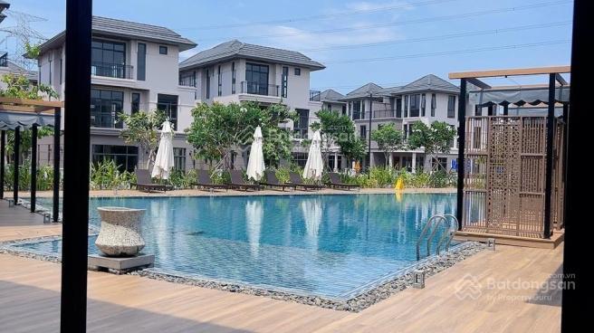 Biệt thự đơn lập 250m căn góc gs nhà bè 3 mặt tiền, ngay cạnh clubhouse.  0909 209 *** thảo