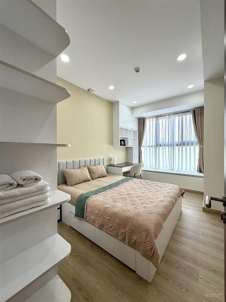 Bán 3pn midtown view sông giá tốt, 14,9 tỷ.  0909 209 *** thảo