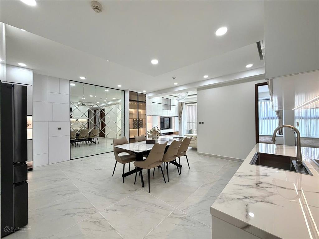 Bán 3pn midtown view sông giá tốt, 14,9 tỷ.  0909 209 *** thảo