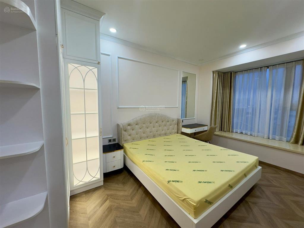 Bán nhanh midtown m8 2pn 2 wc, đang có hđt 30 tr, giá 8,8 tỷ.  0909 209 *** thảo