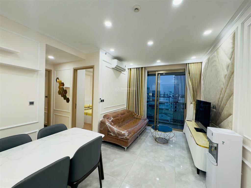 Bán nhanh midtown m8 2pn 2 wc, đang có hđt 30 tr, giá 8,8 tỷ.  0909 209 *** thảo