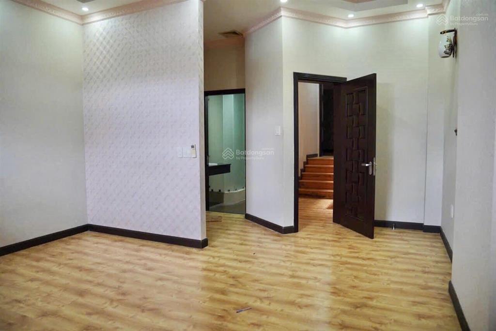 Bán nhà cấp 2 trung tâm thành phố gần lotte mart sổ hoàn công