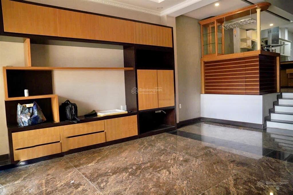 Bán nhà cấp 2 trung tâm thành phố gần lotte mart sổ hoàn công