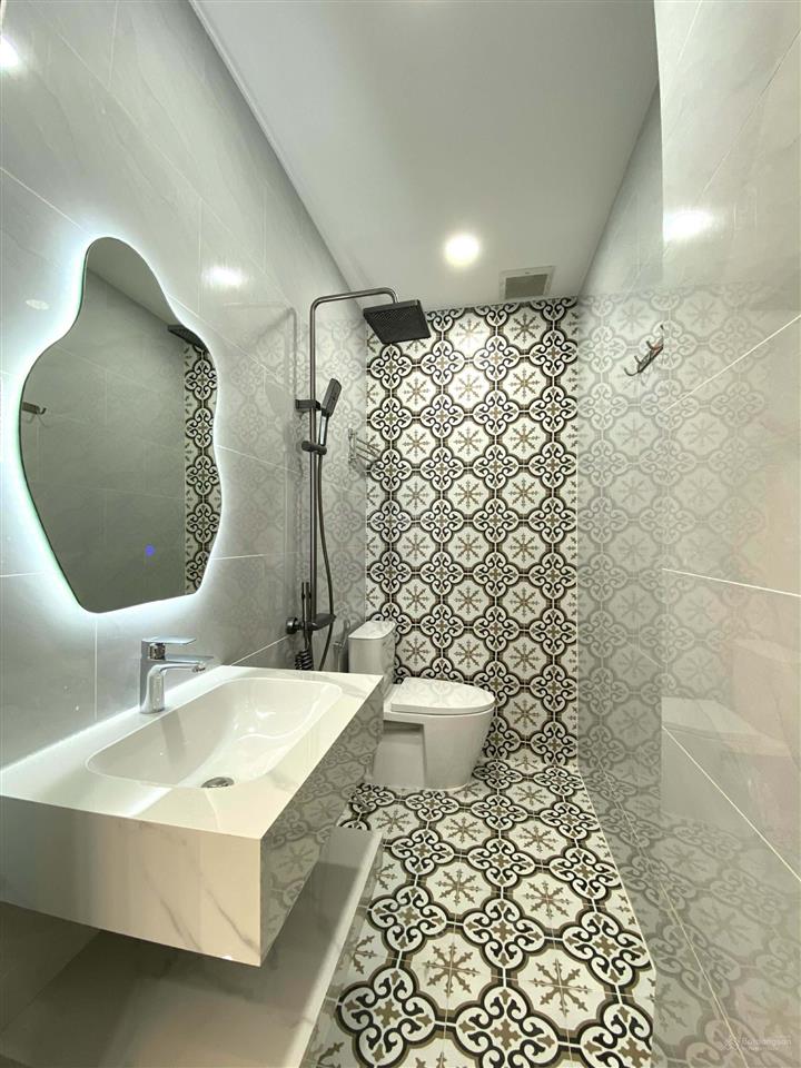 Hẻm 7m khu hiền vương 4.7x17.1m 1 lửng 3 lầu st mới 13.8 tỷ thang máy